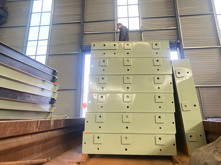 华美高矿业出口1